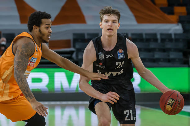 以及他的潜 以及他的潜