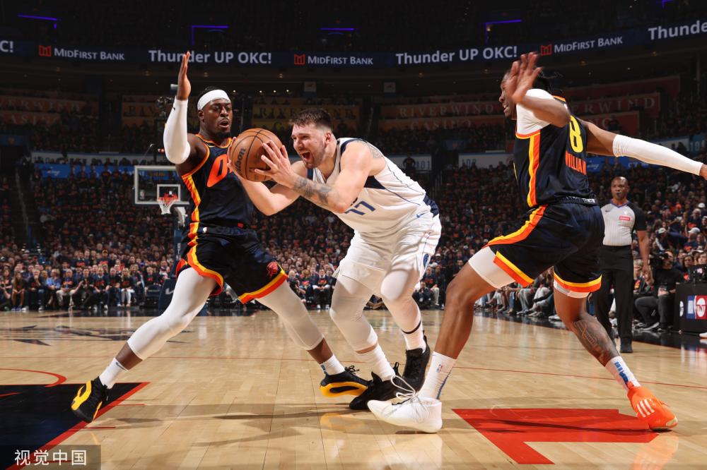 球队庆祝时 球队庆祝时